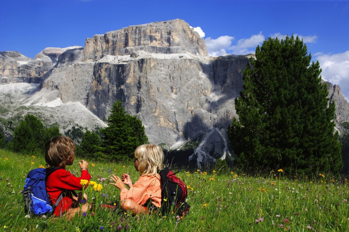 Estate con la Famiglia a Canazei: Guida per un Soggiorno Indimenticabile in Val di Fassa