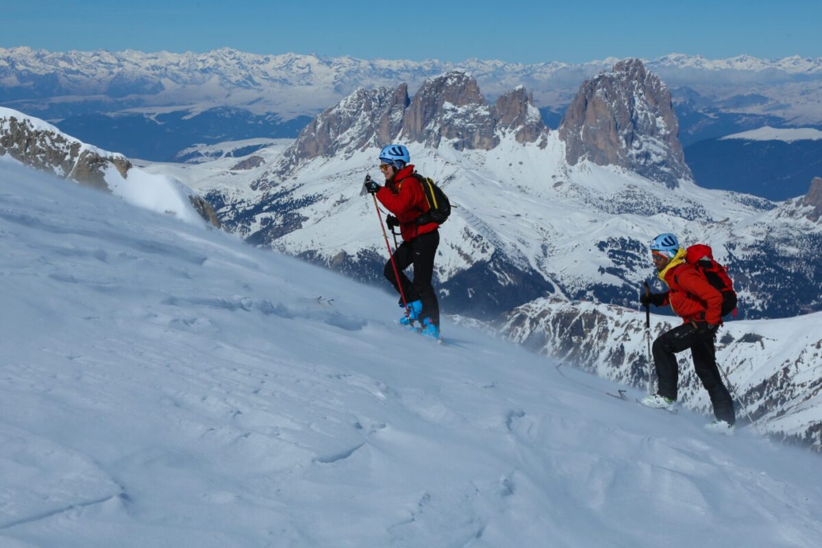 Sci Alpinismo a Canazei: Guida Completa per Esplorare le Dolomiti in Sicurezza